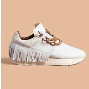 Esseutesse Leather Fringe Sneaker - White - size 40 = US 10